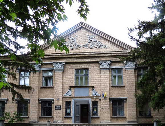 Image - Kakhovka, Kherson oblast: Regional Studies Museum. 